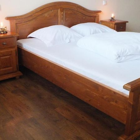 Camere De Inchiriat Onelia Alba Iulia Zimmer foto